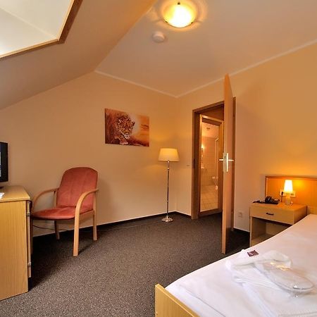 Waldhotel Bad Bibra Esterno foto