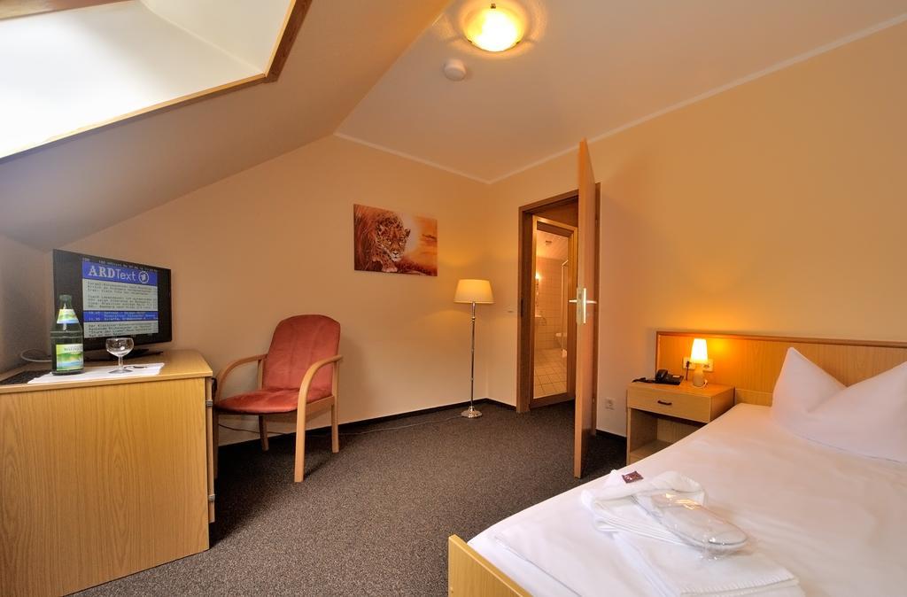 Waldhotel Bad Bibra Esterno foto